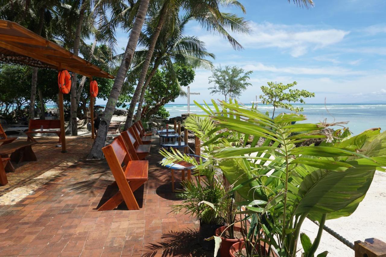 L Cafe Restobar & Lyn'S Guest House San Juan  Esterno foto