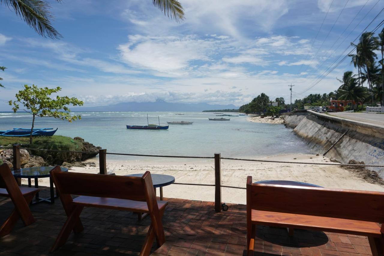 L Cafe Restobar & Lyn'S Guest House San Juan  Esterno foto