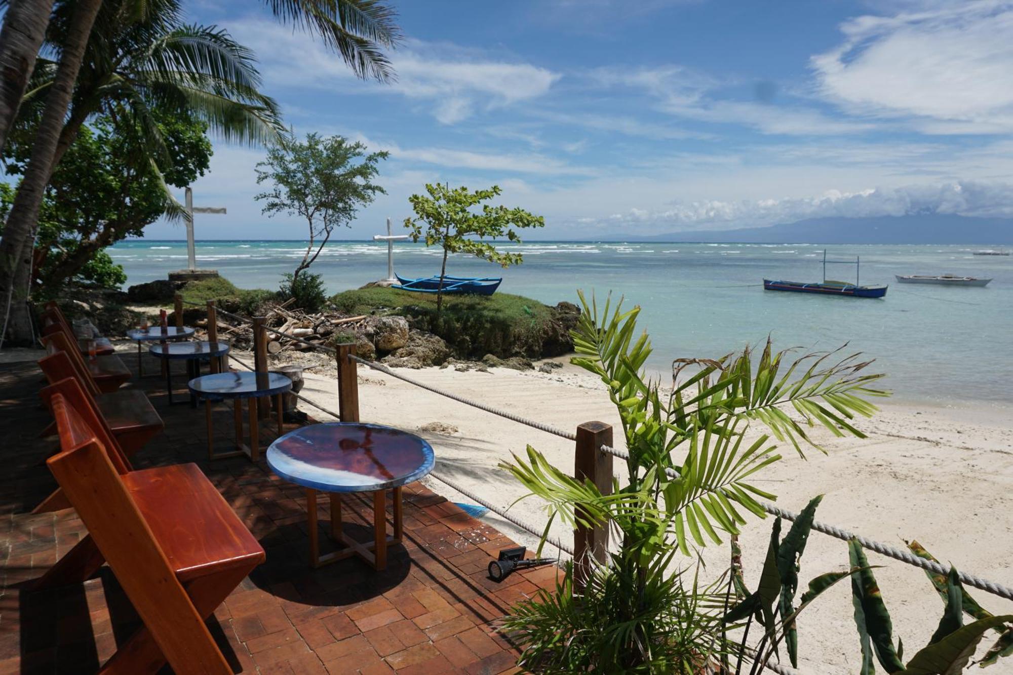 L Cafe Restobar & Lyn'S Guest House San Juan  Esterno foto